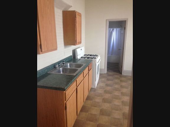 4th image of 5 Franklin Ct