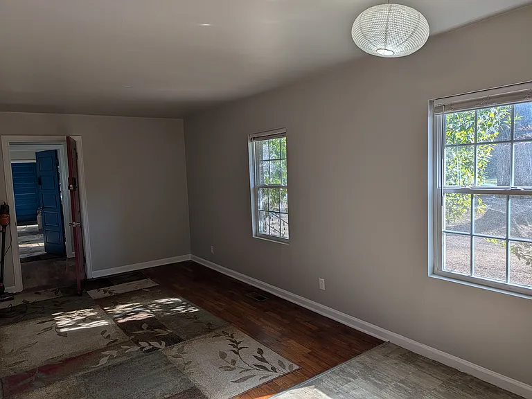 604 W Walnut Ave — Photo 3