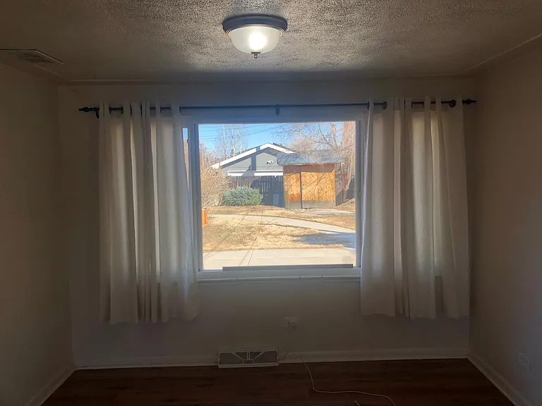 2414 N Vine St — Photo 13