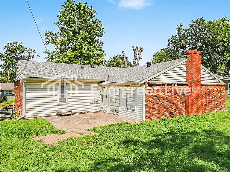 509 N 80th Ter — Photo 15