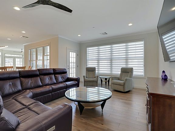 5th image of 33204 Spruce Pond Cir #33204