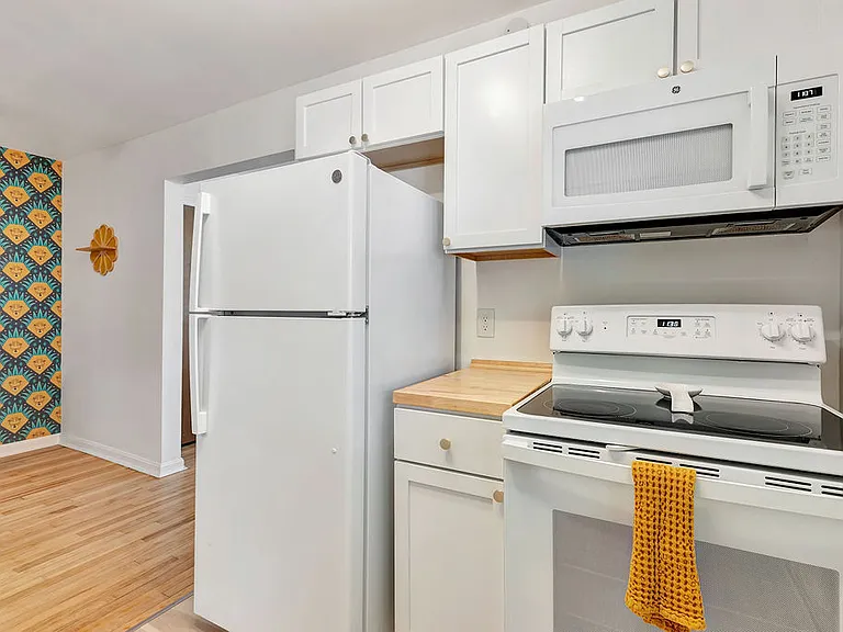 2948 Wardall Ave #3 — Photo 10