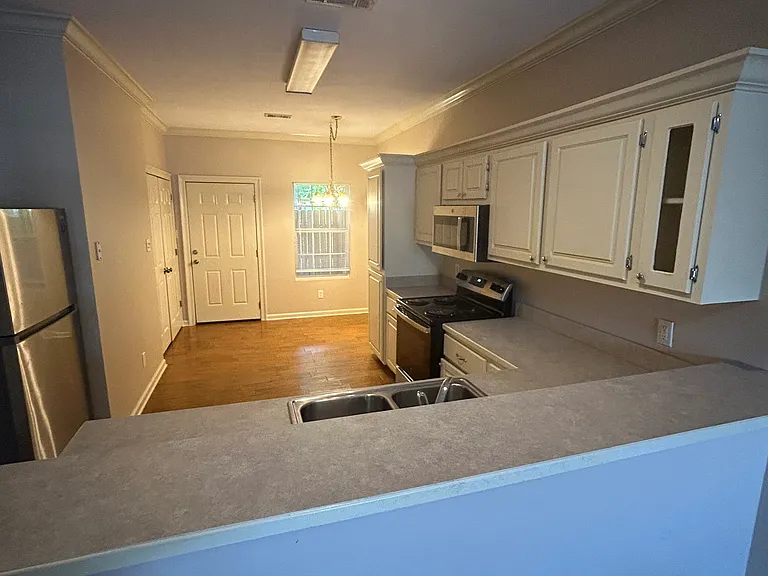 201 Powell Dr #E — Photo 13