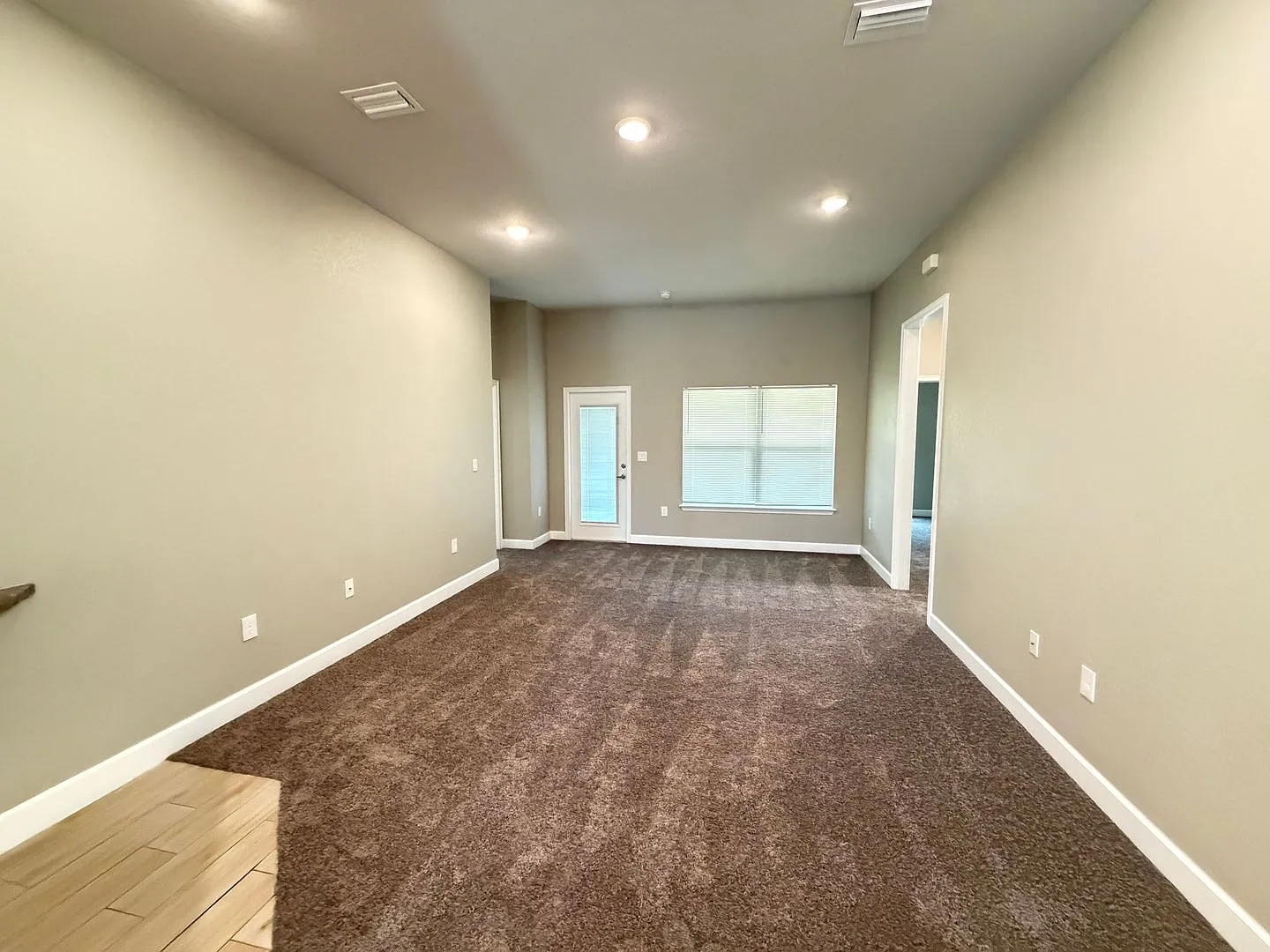 Modern 4BD/2BA Beverly Hills Home with Upgrades Ready Now! — Photo 4