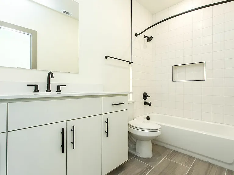 4001 Roseland Ave — Photo 35