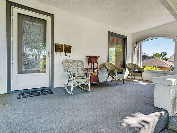 4th image of 807 Farragut Pl
