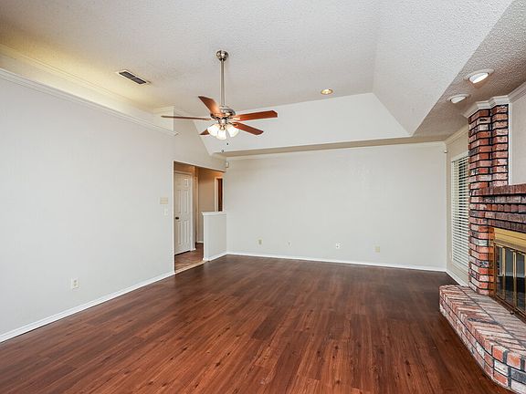 4th image of 819 Crystal Creek Ln