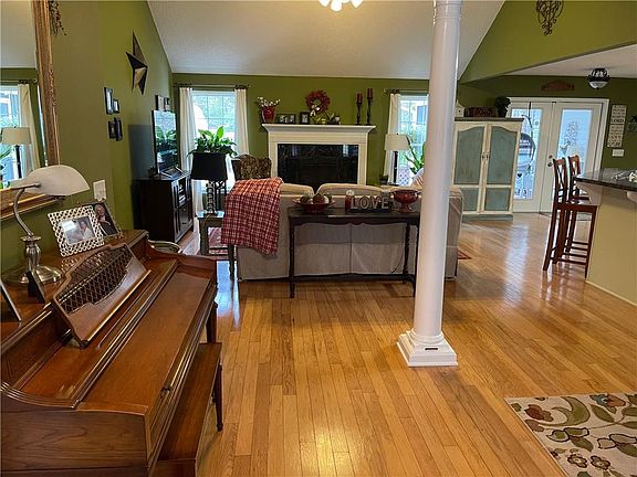 2nd image of 239 Shadowlake Dr