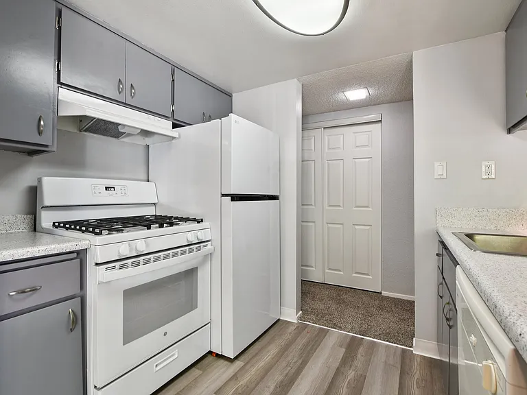The Meadows Apartments — Photo 12