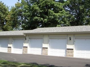 5015 W College Ave APT 94, Greendale, WI 53129