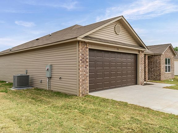 2nd image of 16 Buckshot Dr