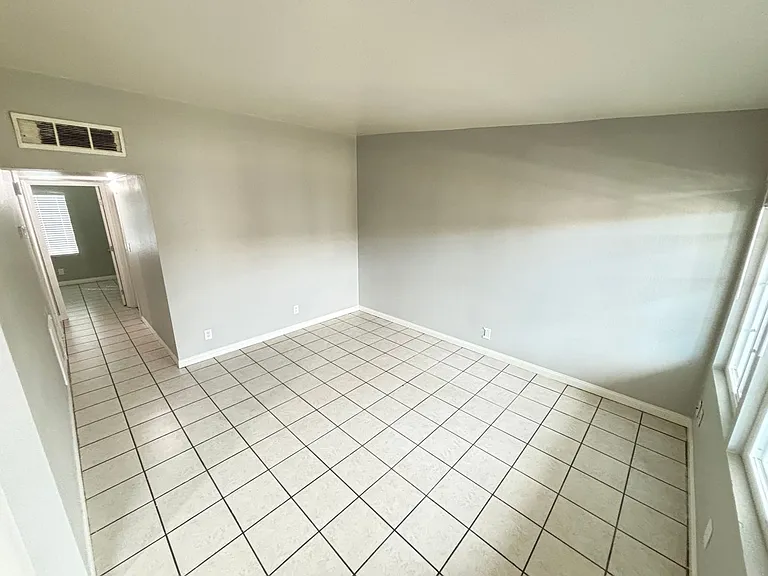 1420 Putnam Ave #6 — Photo 11