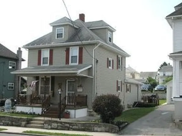 708 New St, Roaring Spring, PA 16673
