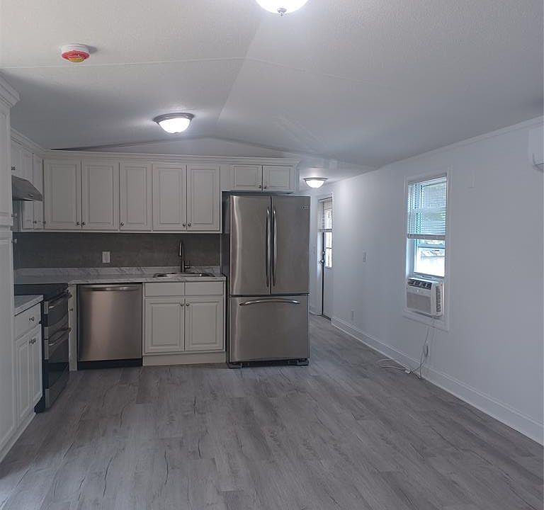 1st image of 3rd St #15
