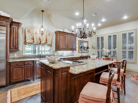 4th image of 100 Muir Ln