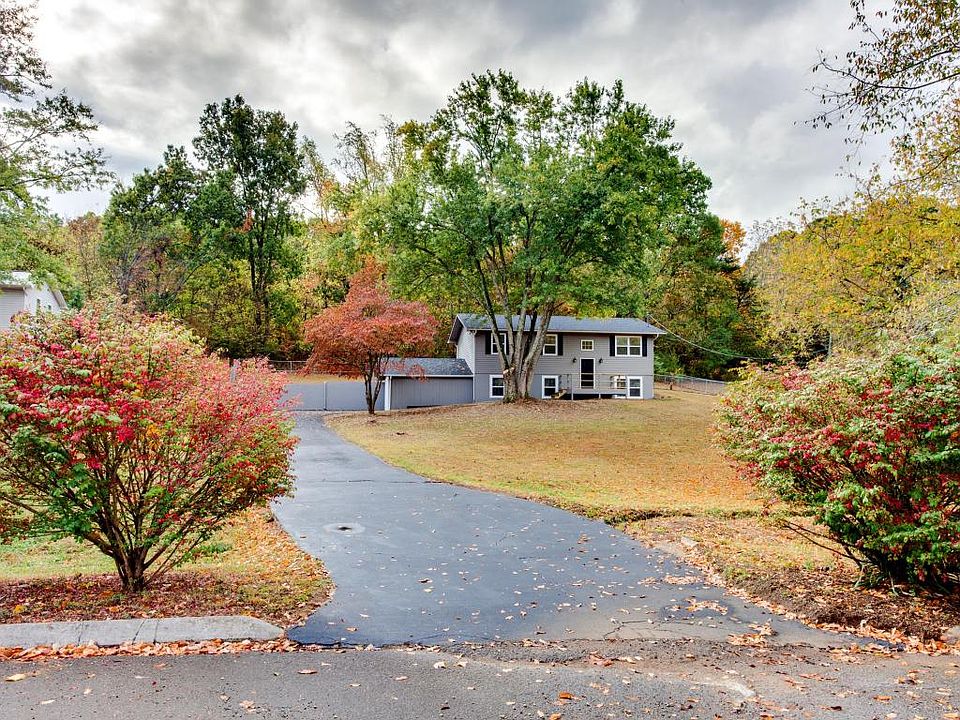 1st image of 365 Hidden Valley Cir