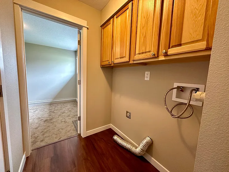 1098 SW Hensley Rd — Photo 11