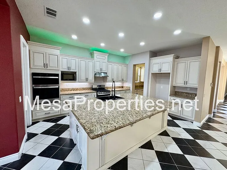 28610 Strauss Ln — Photo 21