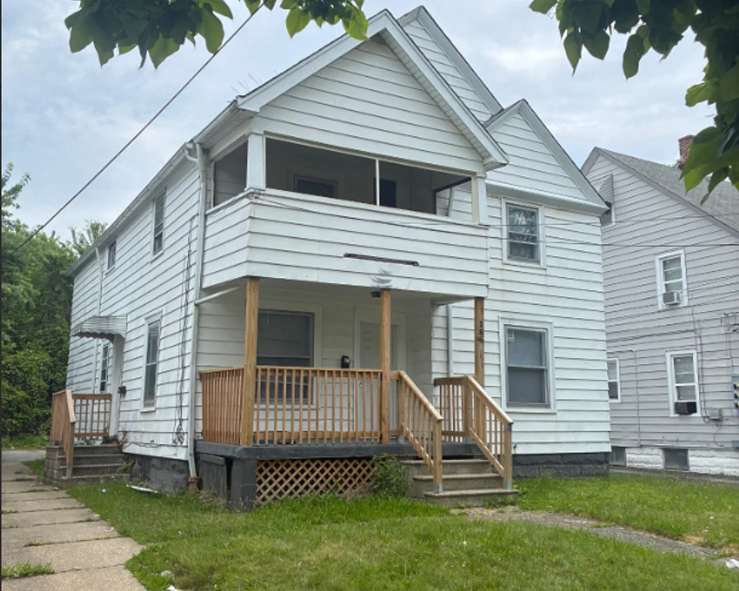 "50% Off the First Month's rent for Charming 2-Bedroom Property in Prime Location" — Photo 1