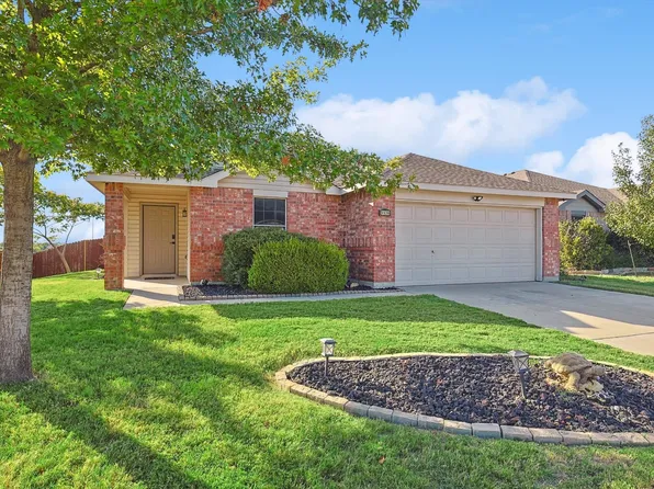 1176 Mustang Ridge Dr, Fort Worth, TX 76109