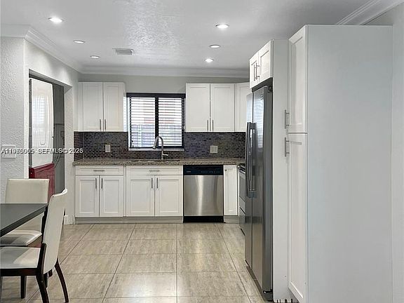2nd image of 221 W 31st St