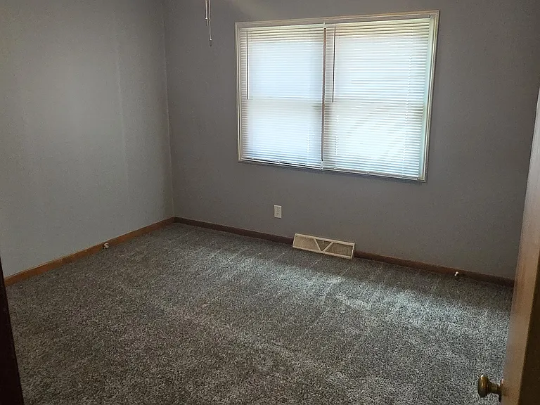 493 Burch St — Photo 4