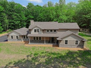 33 Brookvale Rd, Kinnelon, NJ 07405