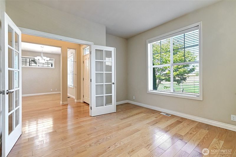 4th image of 18947 NE 68th Street