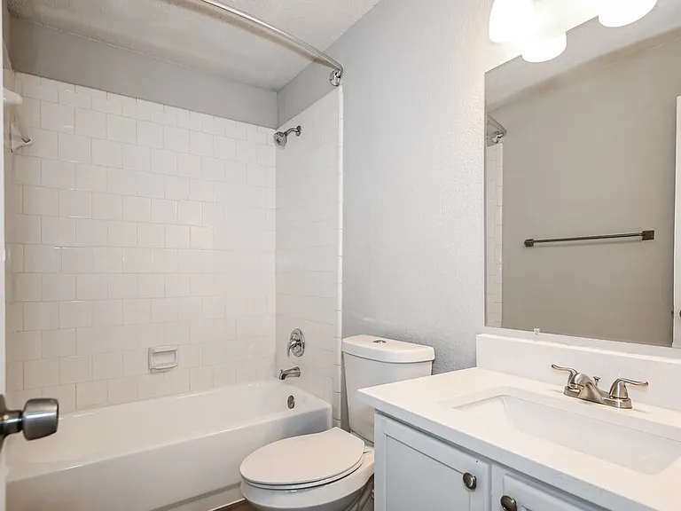 6730 Meadowcrest Dr — Photo 18