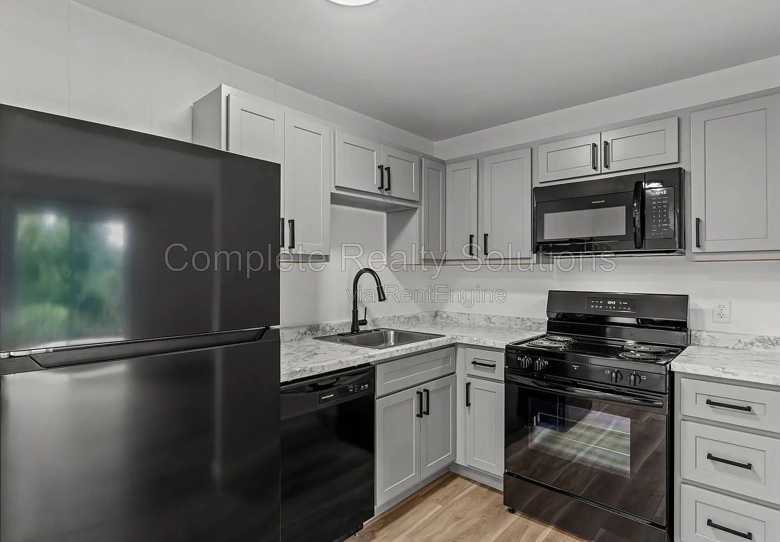 1 bed, 1.0 bath, $850 — Photo 3