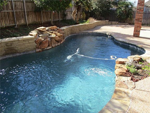 5th image of 4302 Wildbriar Ln