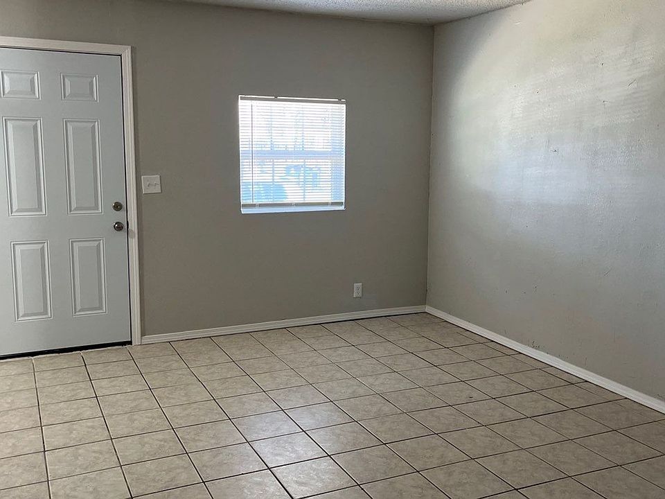 1st image of 3020 S Lee Ave