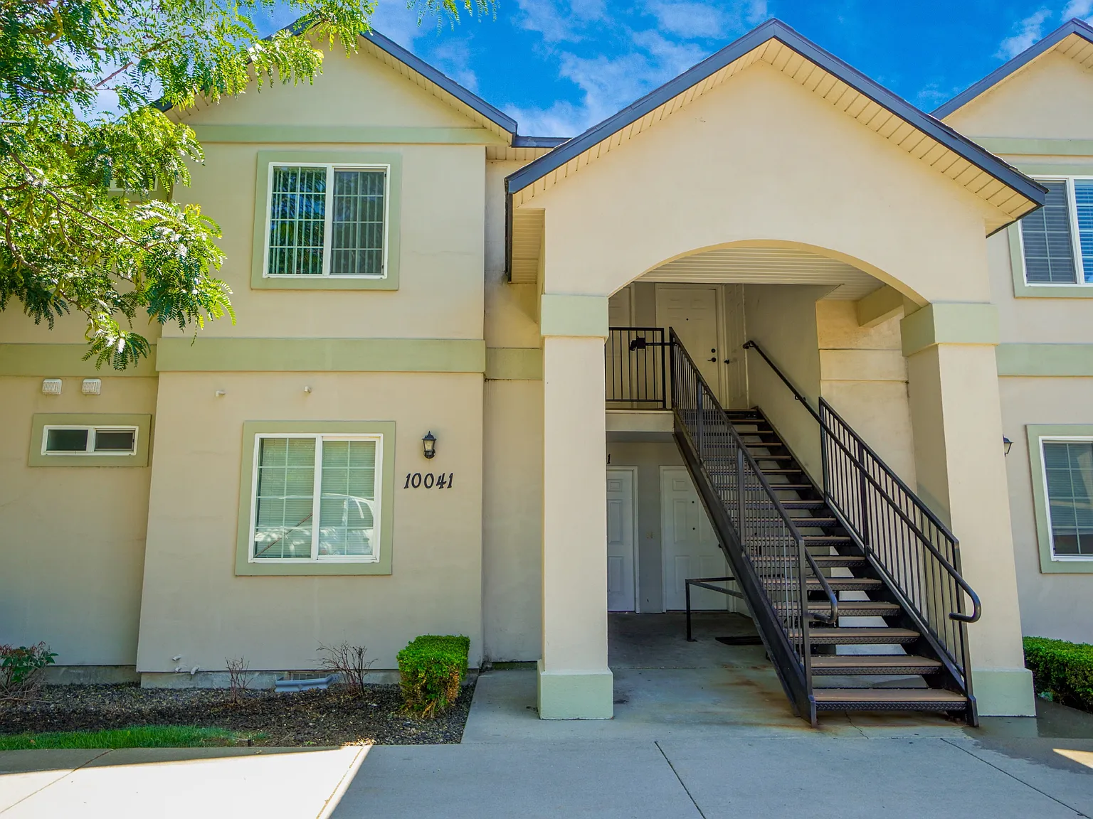 10041 West Garverdale Lane - 101 — Photo 2
