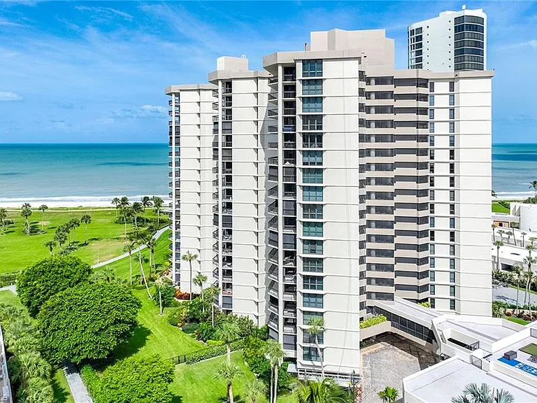 4551 Gulf Shore Blvd N #200 — Photo 2