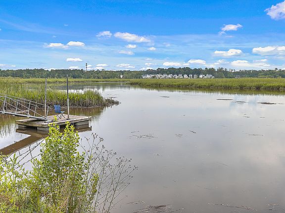 2nd image of 6240 Old Point Rd APT C16