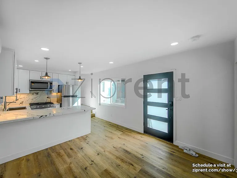 3937 Redwood Ave #A — Photo 5