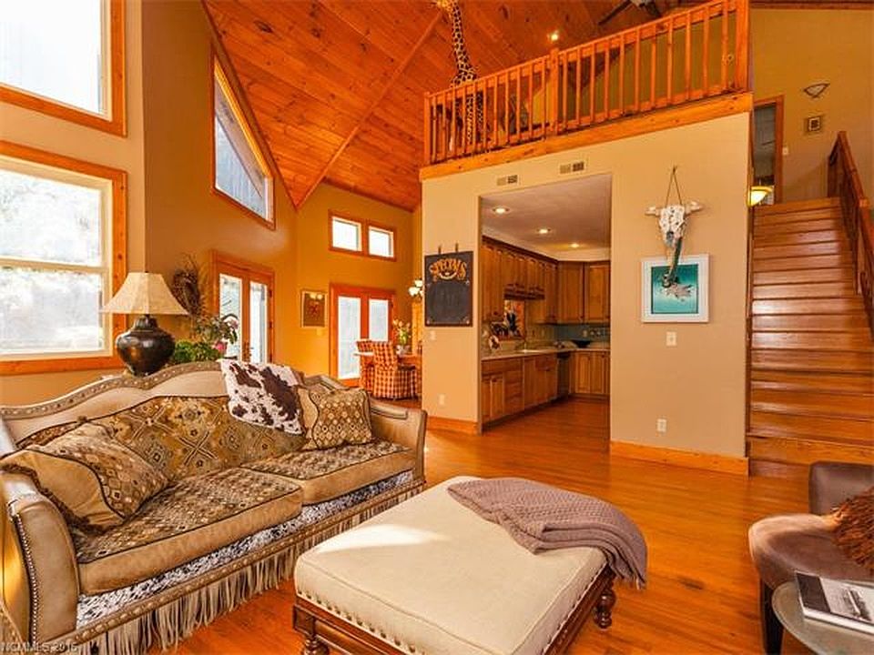 1st image of 37 Cabin Creek Trl