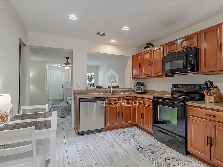 5095 Dominica Dr — Photo 10