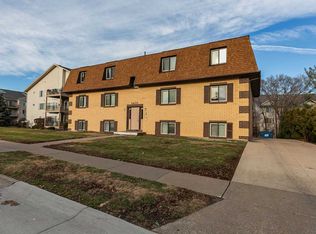 3430 Holiday Ct #3, Bettendorf, IA 52722