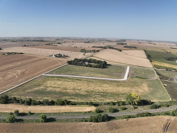 1693 Lorenz Ln, Yutan, NE 68073