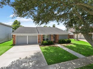 4049 S Chipwood Dr, Harvey, LA 70058