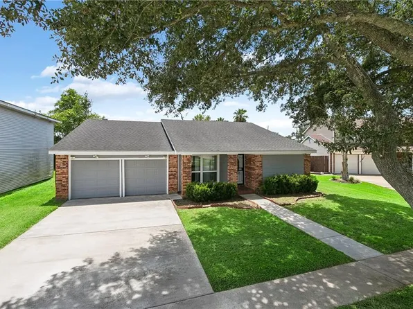 4049 S Chipwood Dr, Harvey, LA 70058