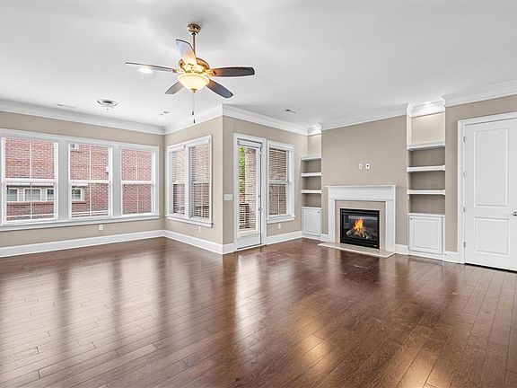 4th image of 4767 Laurel Walk