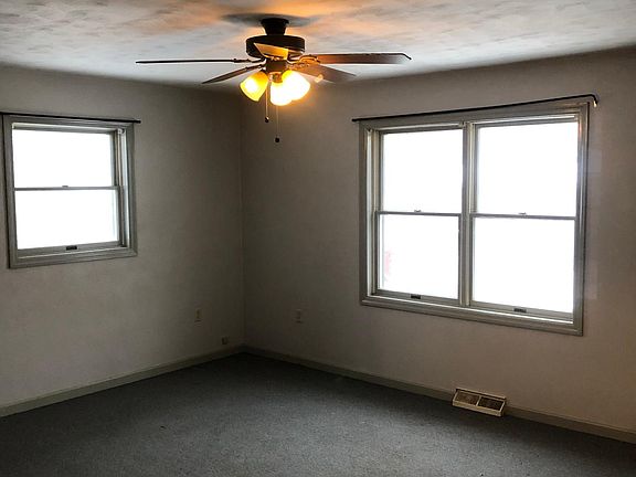 5th image of 525 Terrace St