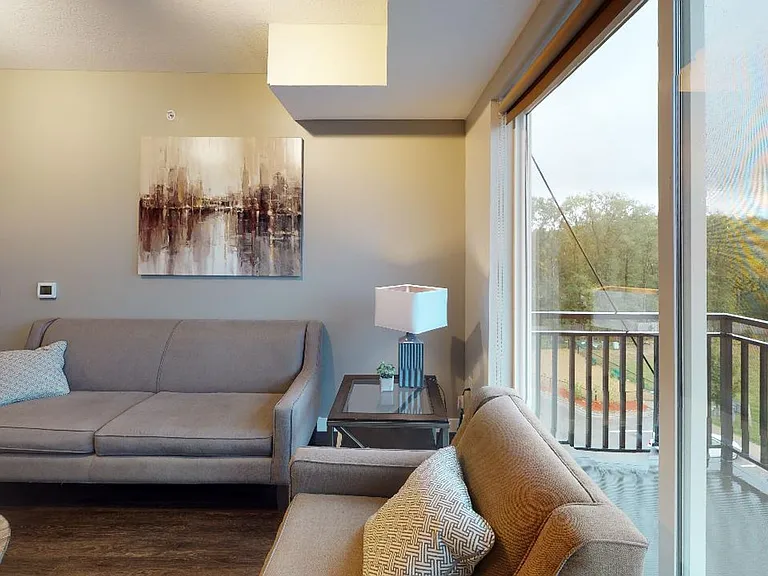 Red44 Luxury Apartments | Specials Available — Photo 68