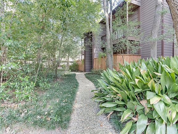 4th image of 11711 Memorial Dr APT 126