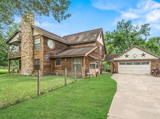 154 Pin Oak Dr, Angleton, TX 77515