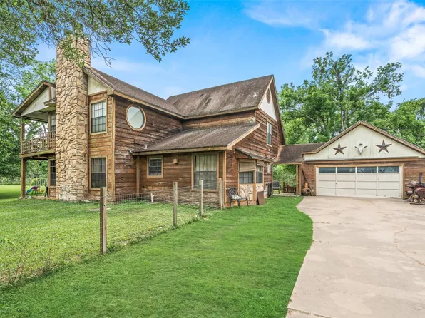 154 Pin Oak Dr, Angleton, TX 77515