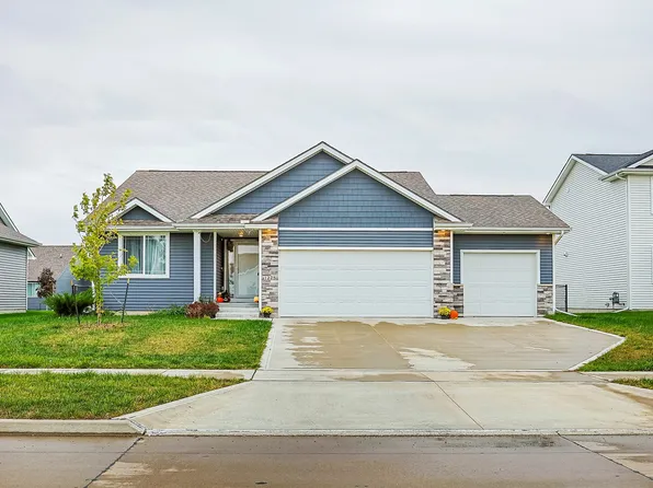 1225 Cedar St, Waukee, IA 50263