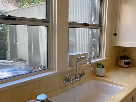 5th image of 1282 N Hudson Ave